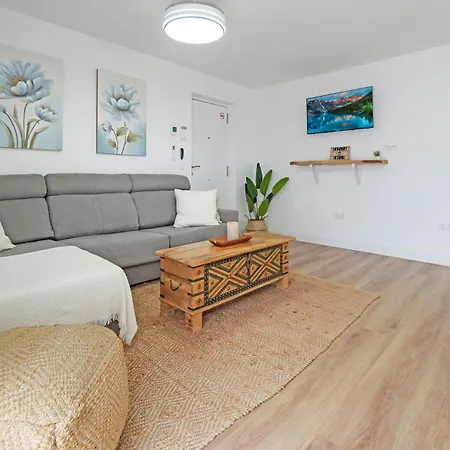 La Casita De Emily - Reformada, Bien Situada Y Con Piscina Amplia *