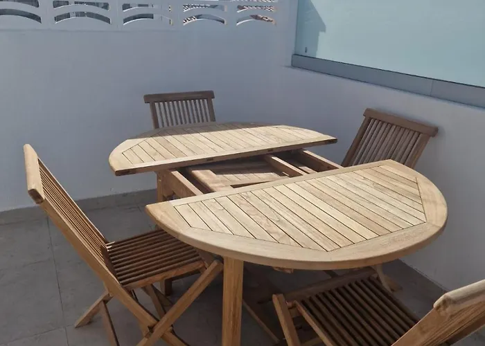 La Casita De Emily - Reformada, Bien Situada Y Con Piscina Amplia Holiday home *