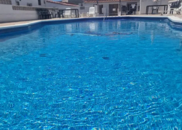 La Casita De Emily - Reformada, Bien Situada Y Con Piscina Amplia Holiday home