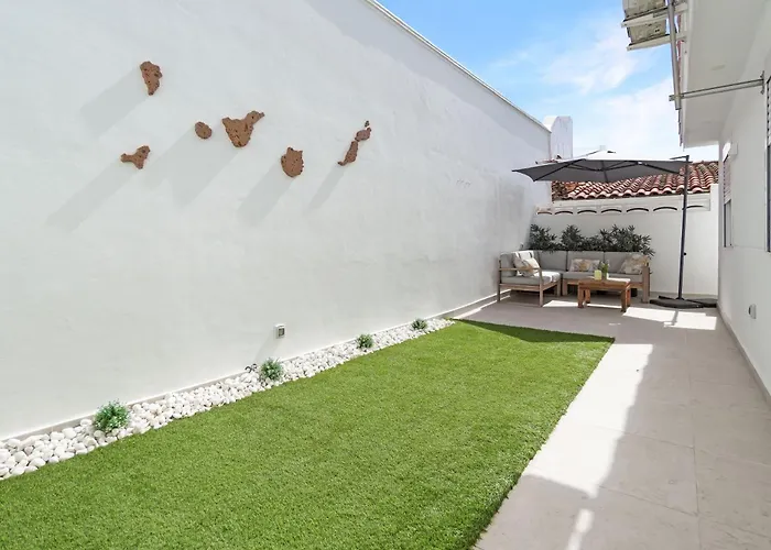 La Casita De Emily - Reformada, Bien Situada Y Con Piscina Amplia Holiday home *